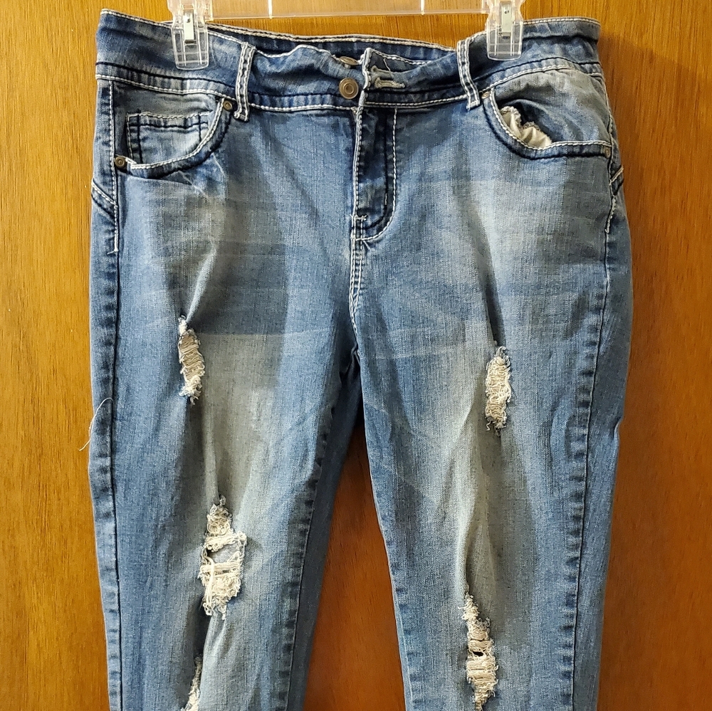 Ripped skinny jeans